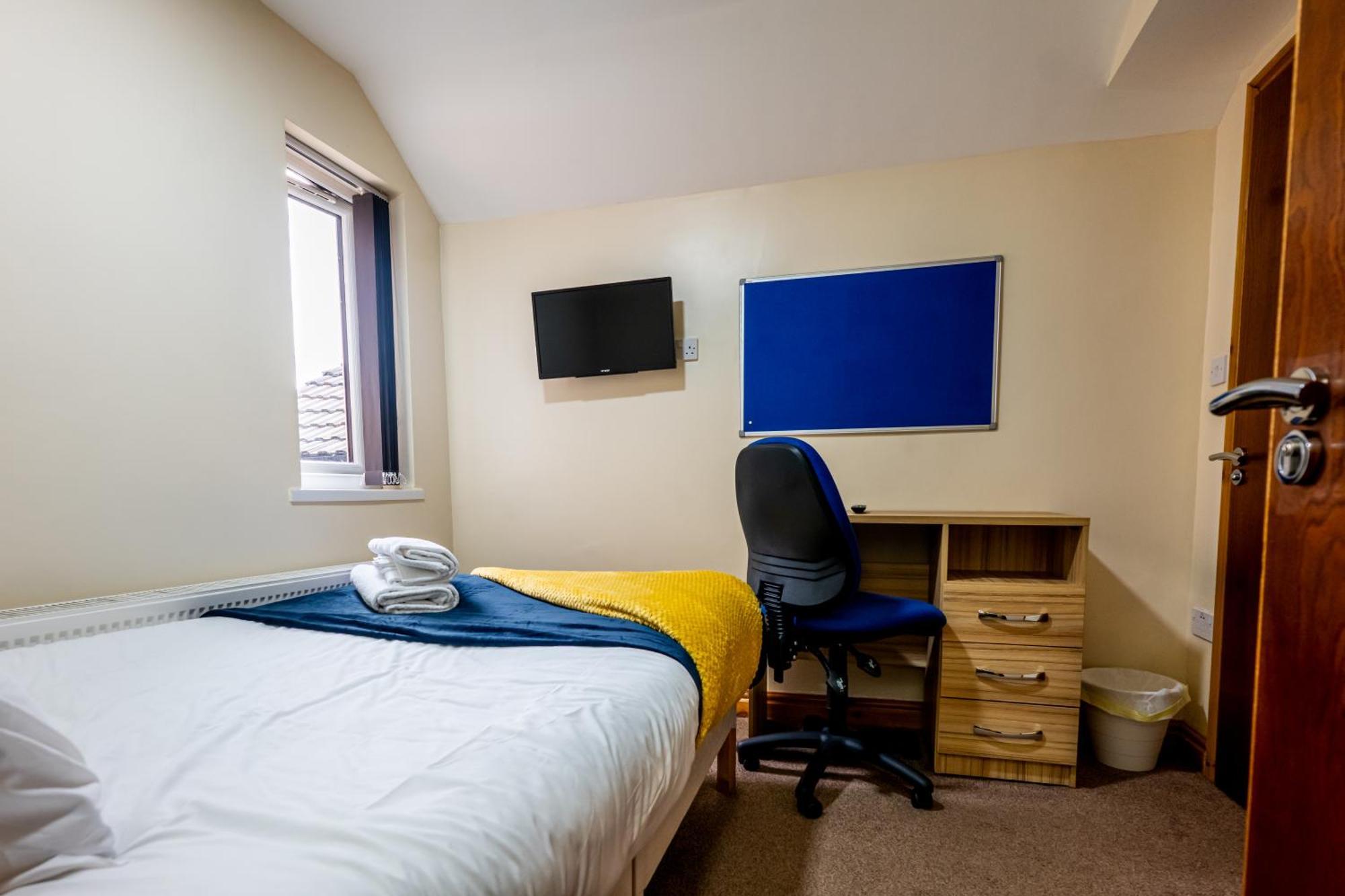 Private Rooms With Private Bathrooms In Selly Oak เบอร์มิงแฮม ภายนอก รูปภาพ
