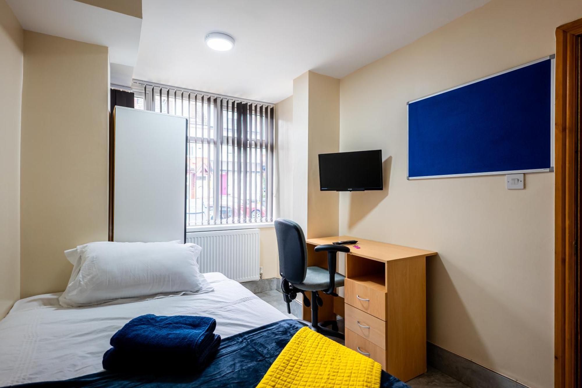Private Rooms With Private Bathrooms In Selly Oak เบอร์มิงแฮม ภายนอก รูปภาพ
