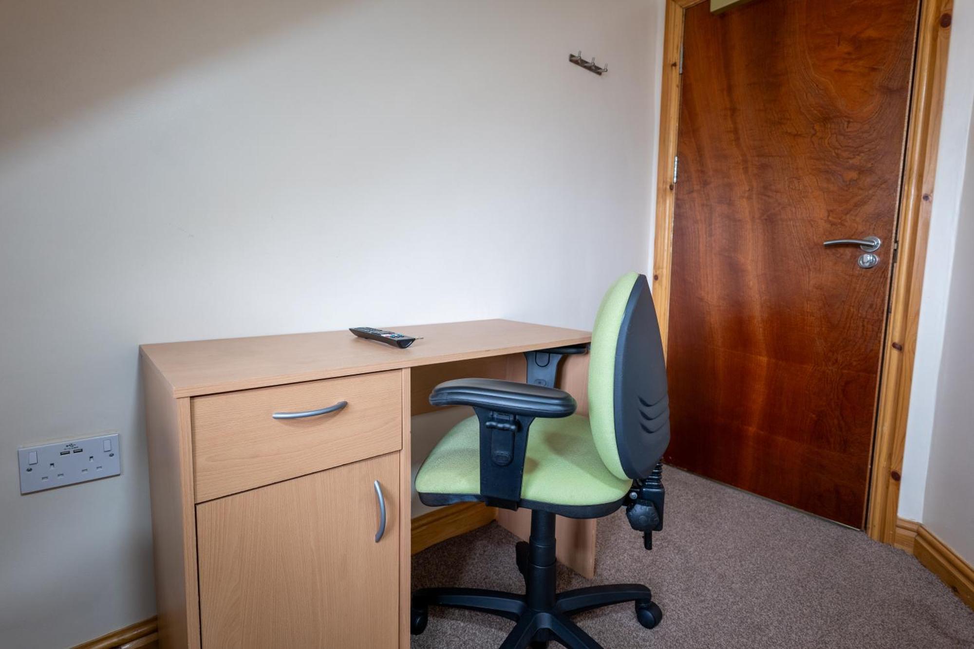 Private Rooms With Private Bathrooms In Selly Oak เบอร์มิงแฮม ภายนอก รูปภาพ