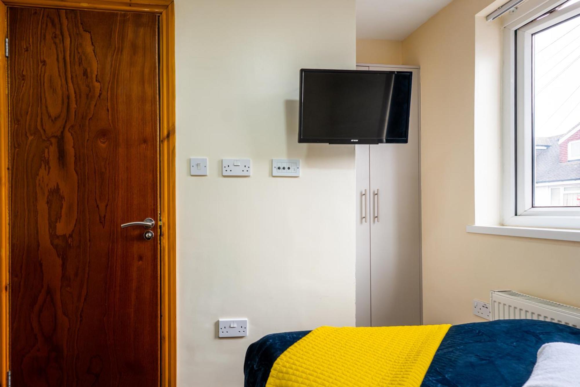 Private Rooms With Private Bathrooms In Selly Oak เบอร์มิงแฮม ภายนอก รูปภาพ
