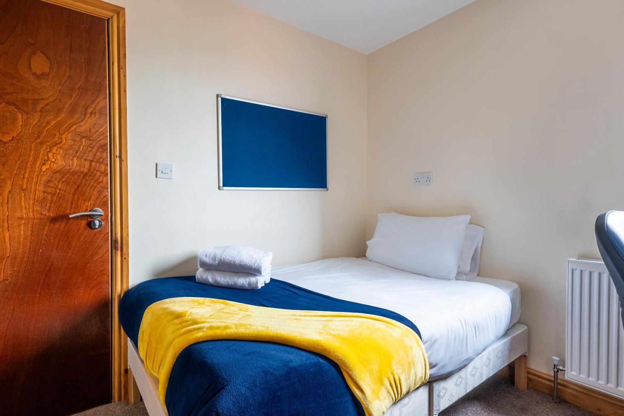 Private Rooms With Private Bathrooms In Selly Oak เบอร์มิงแฮม ภายนอก รูปภาพ