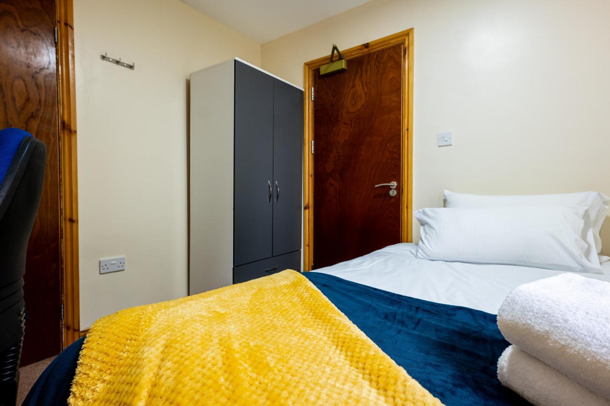 Private Rooms With Private Bathrooms In Selly Oak เบอร์มิงแฮม ภายนอก รูปภาพ