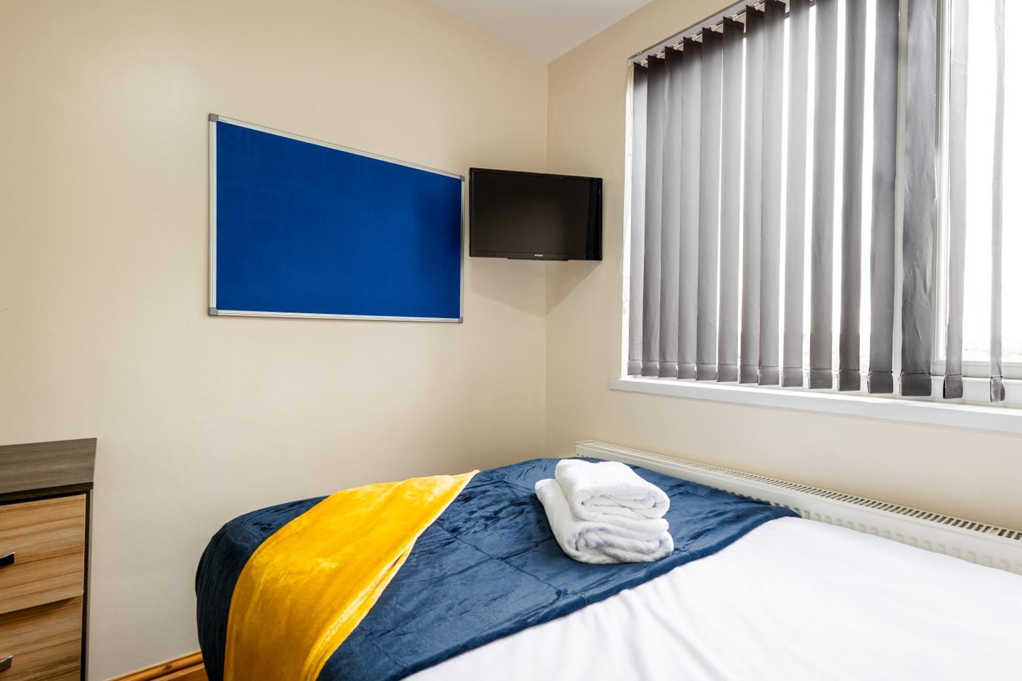 Private Rooms With Private Bathrooms In Selly Oak เบอร์มิงแฮม ภายนอก รูปภาพ