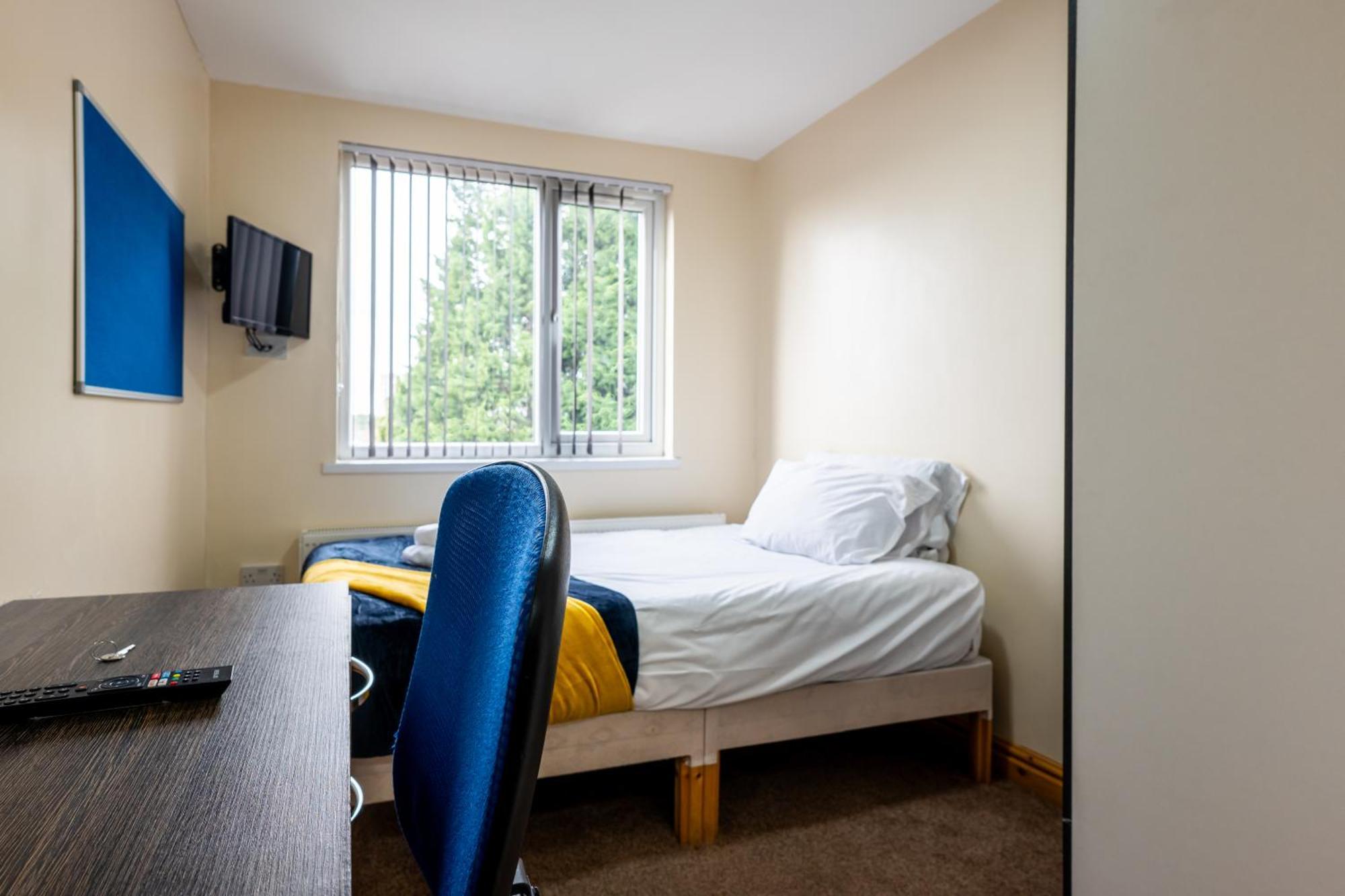 Private Rooms With Private Bathrooms In Selly Oak เบอร์มิงแฮม ภายนอก รูปภาพ